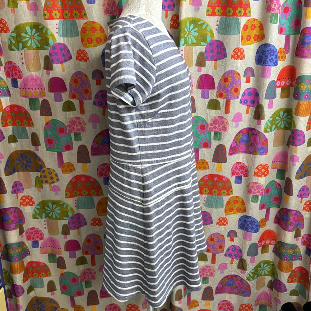 STS Sail to Sable Short Sleeve Zip Back Dress. Medium - Picture 3 of 8